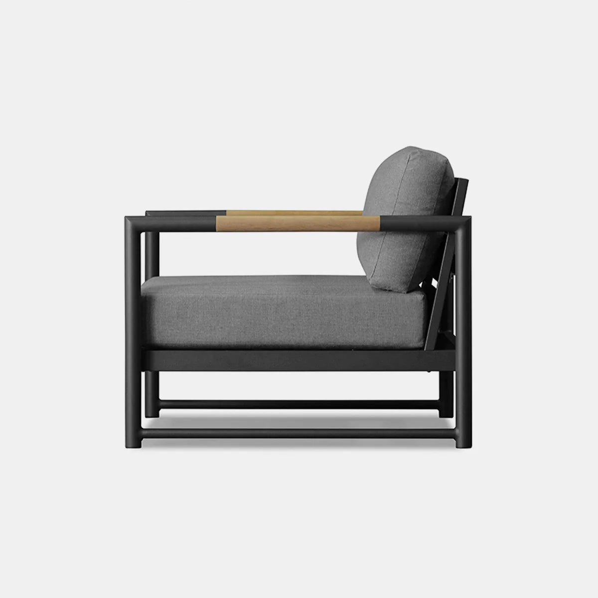 BREEZE XL LOUNGE CHAIR