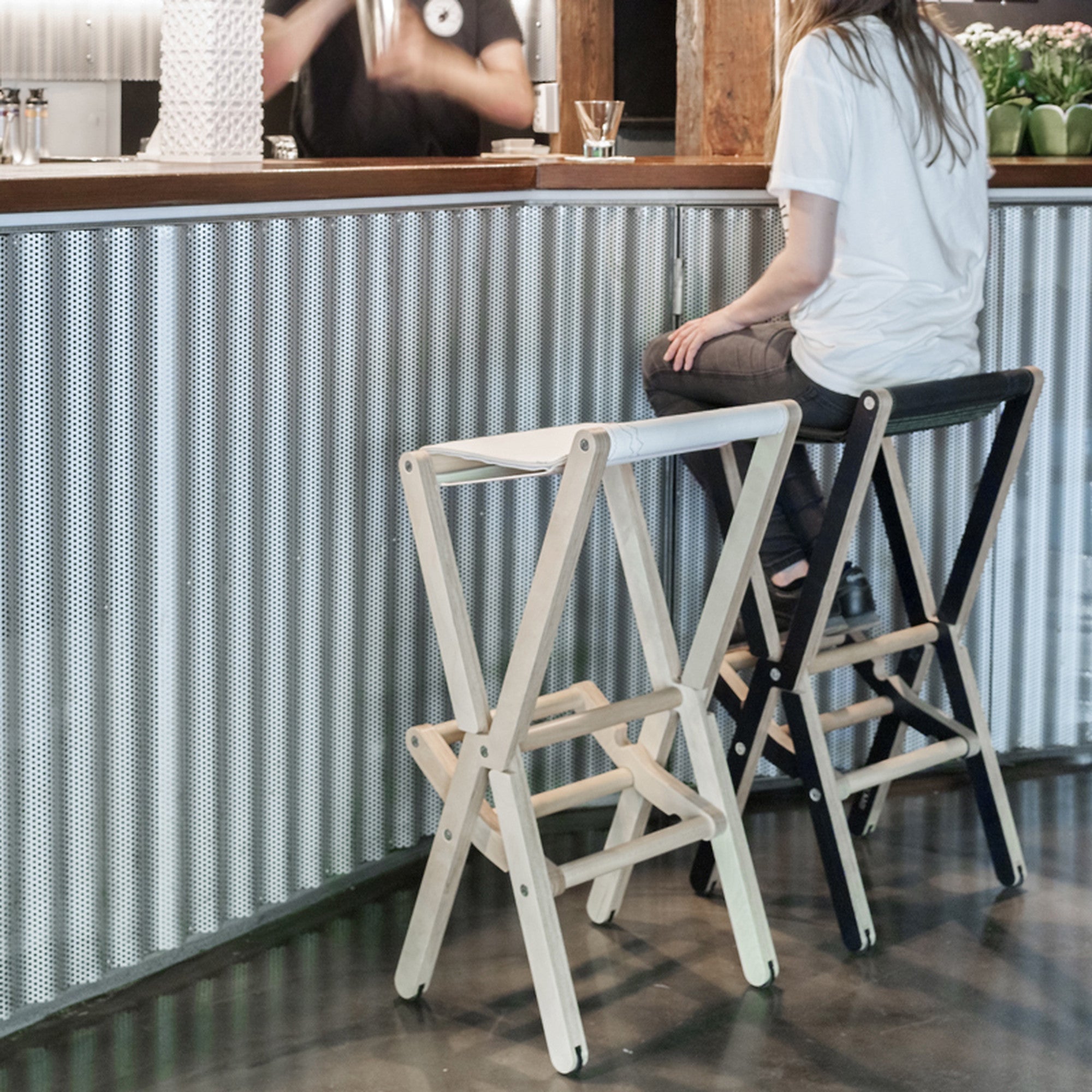 2nd RIS high stool L.E