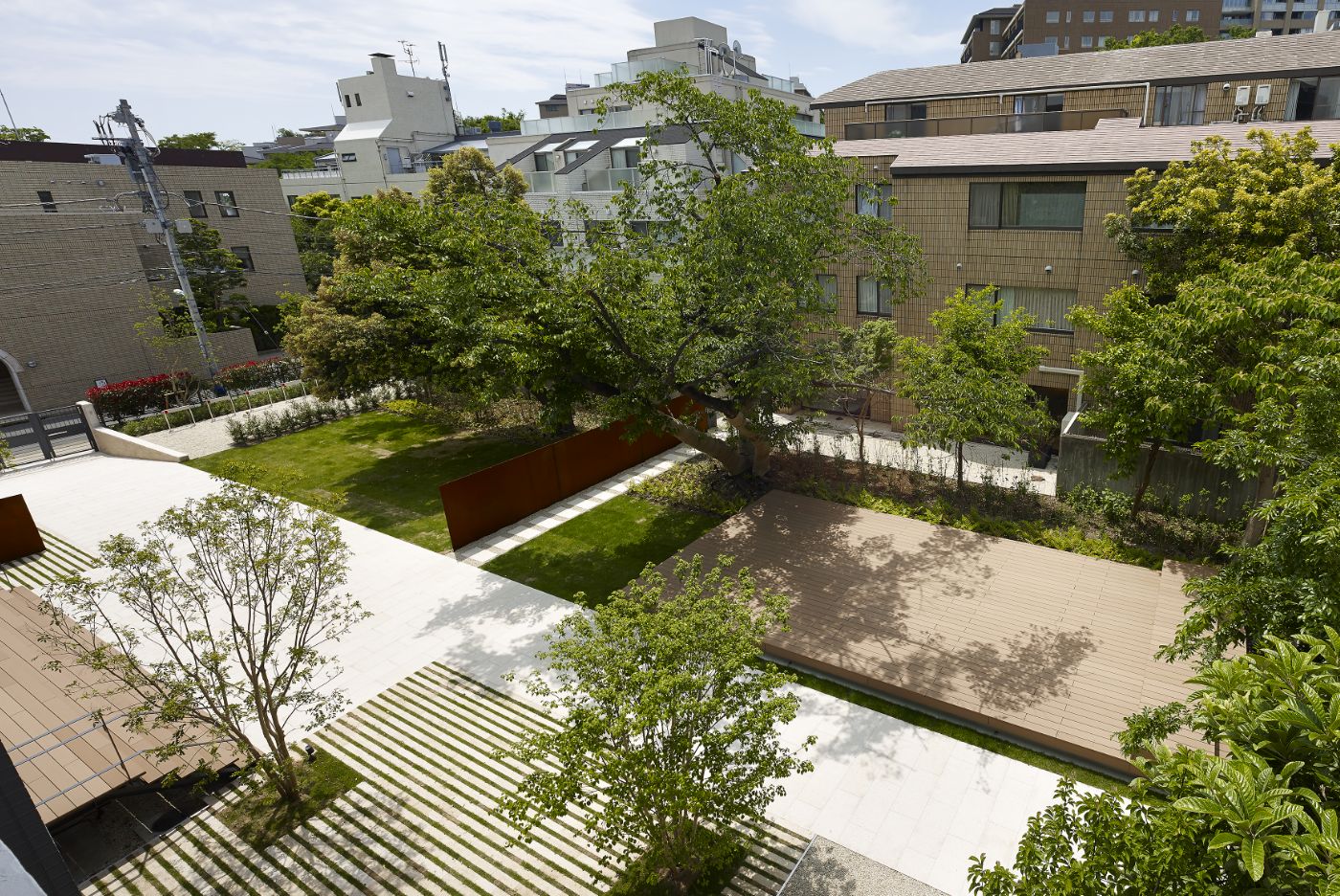 コートヤード 広尾 Outdoor furniture Collection