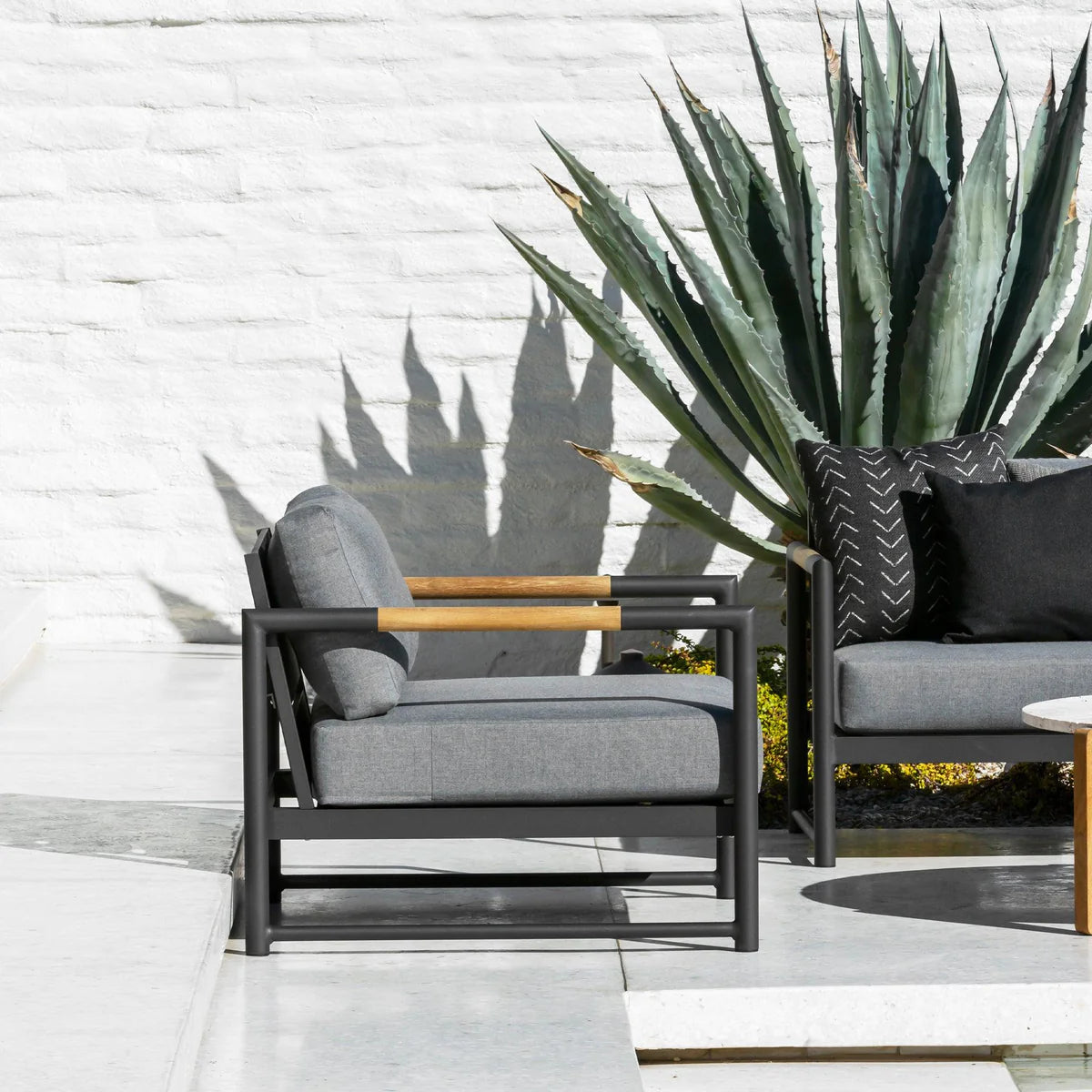 BREEZE XL  LOUNGE CHAIR