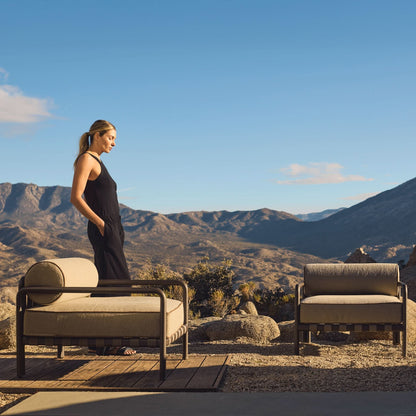 PARKER LOUNGE CHAIR